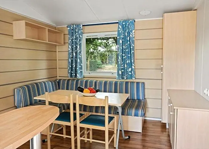 De Sireuil * Sireuil (Dordogne)